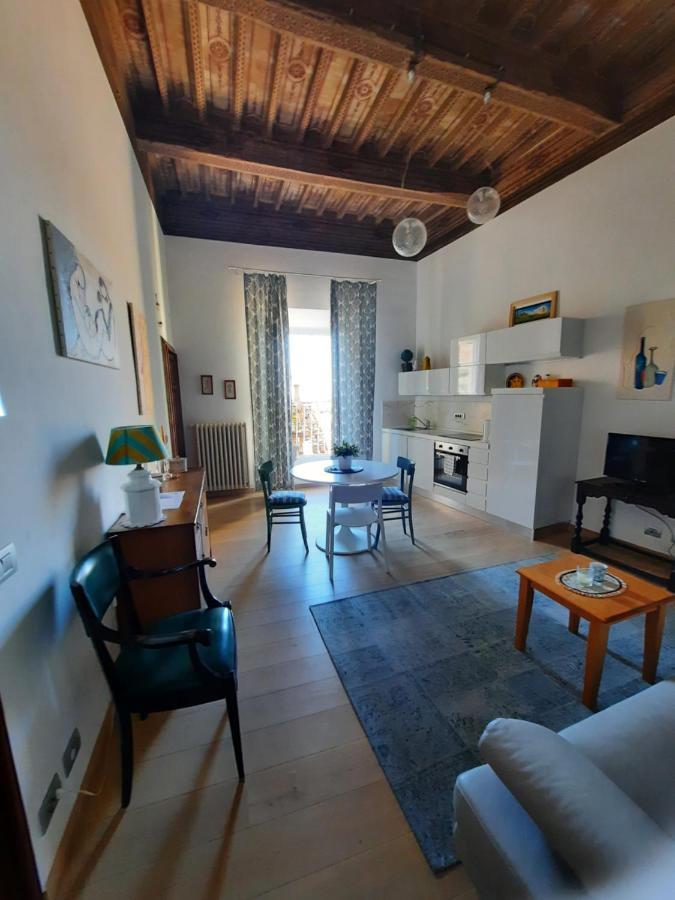 Montepulciano Stazione Appartamento In Palazzo Bucelli מראה חיצוני תמונה